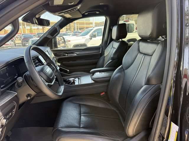 Used 2024 Jeep Wagoneer L Series II w/ Flexible Seating Group RWD image 26