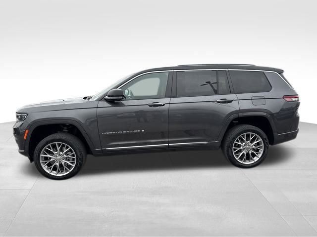 Used 2023 Jeep Grand Cherokee L Summit w/ Luxury Tech Group V image 2