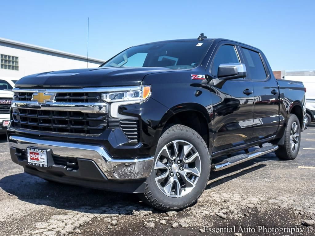 Used 2024 Chevrolet Silverado 1500 LT AWD/4WD image 2