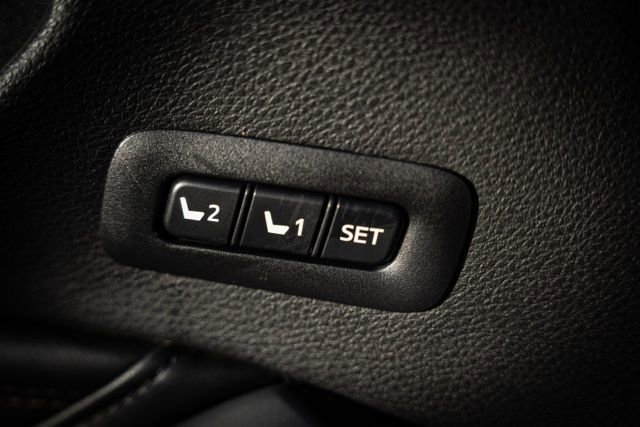 Used 2021 Toyota Avalon Touring w/ Advanced Safety Package image 17