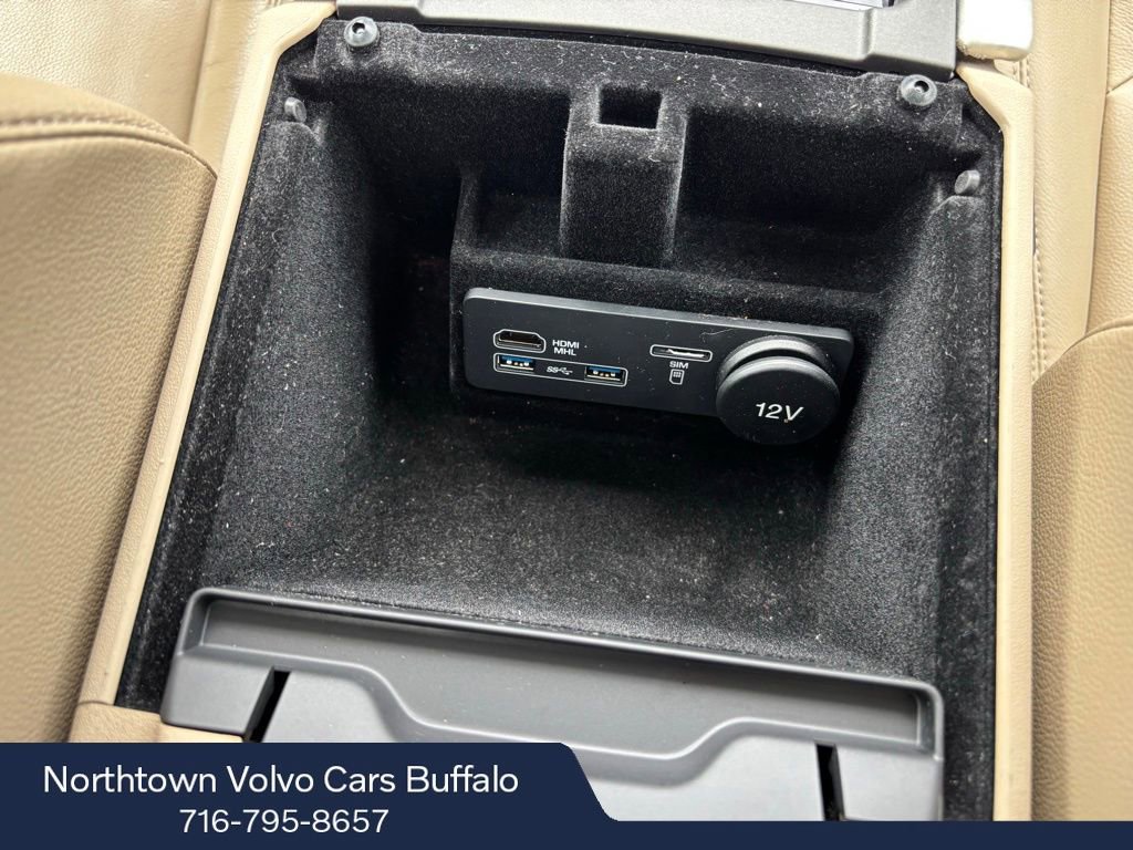 Used 2017 Land Rover Range Rover Evoque SE AWD/4WD image 12
