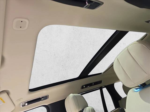 New 2025 Land Rover Range Rover Long Wheelbase SE image 30