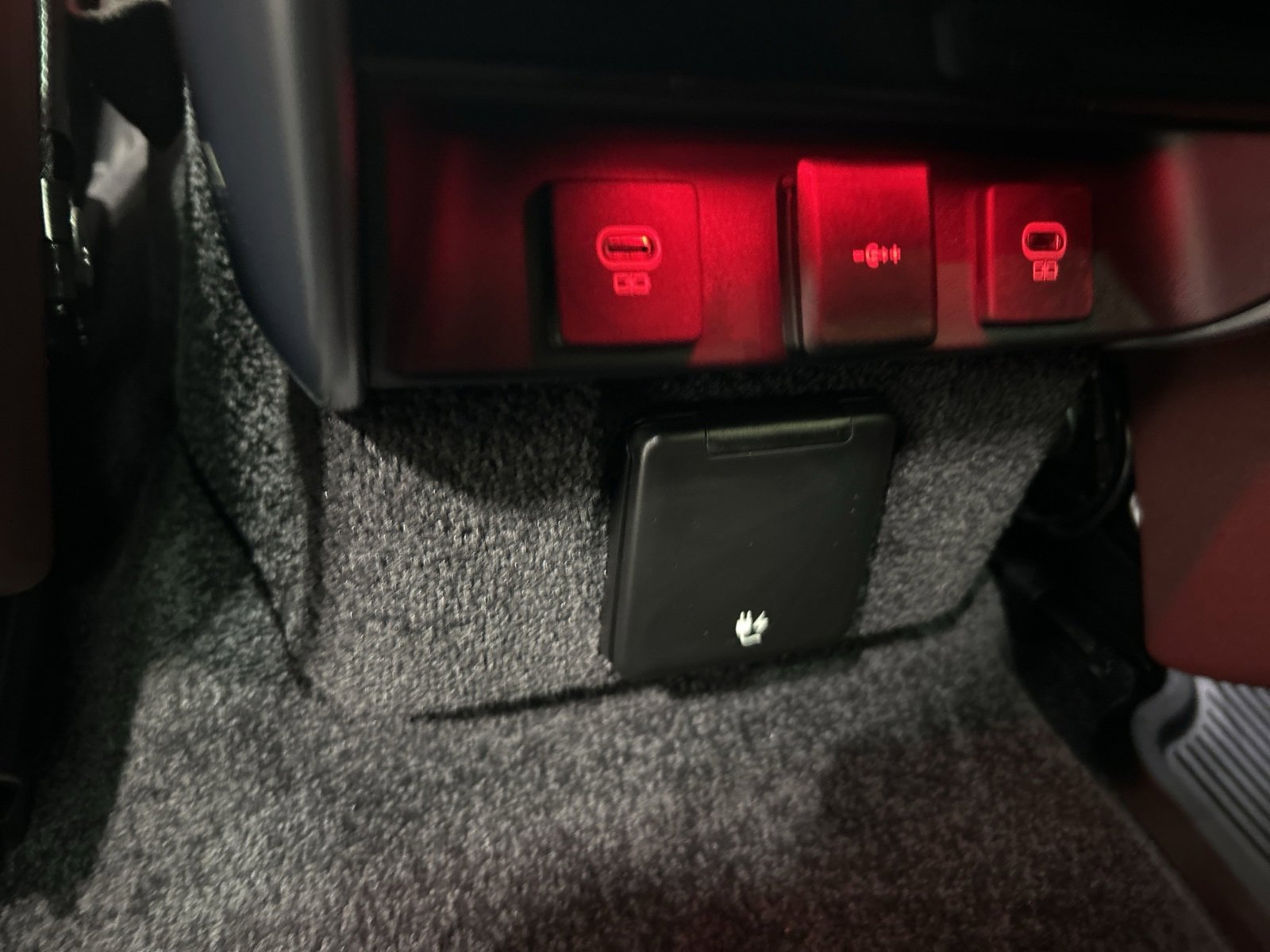 Used 2025 Land Rover Range Rover SE image 36