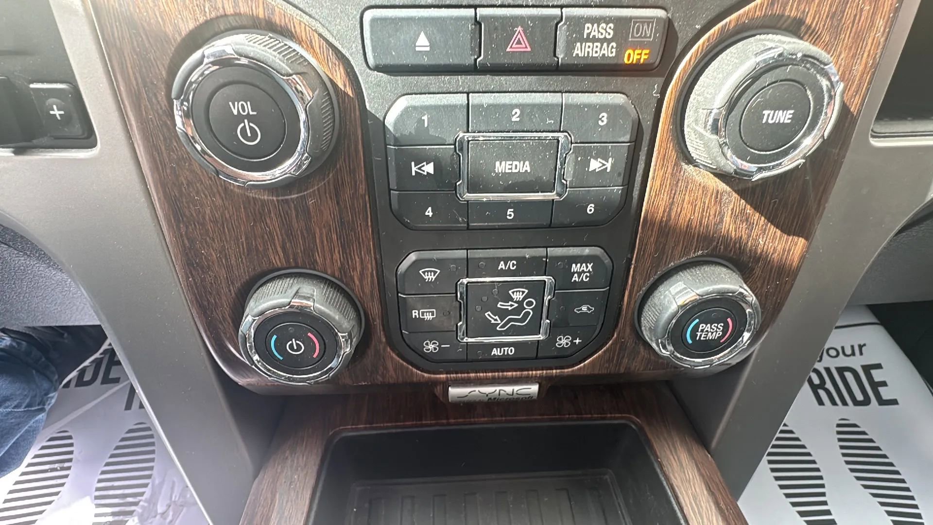 Used 2013 Ford F150 Lariat w/ Luxury Equipment Group image 25