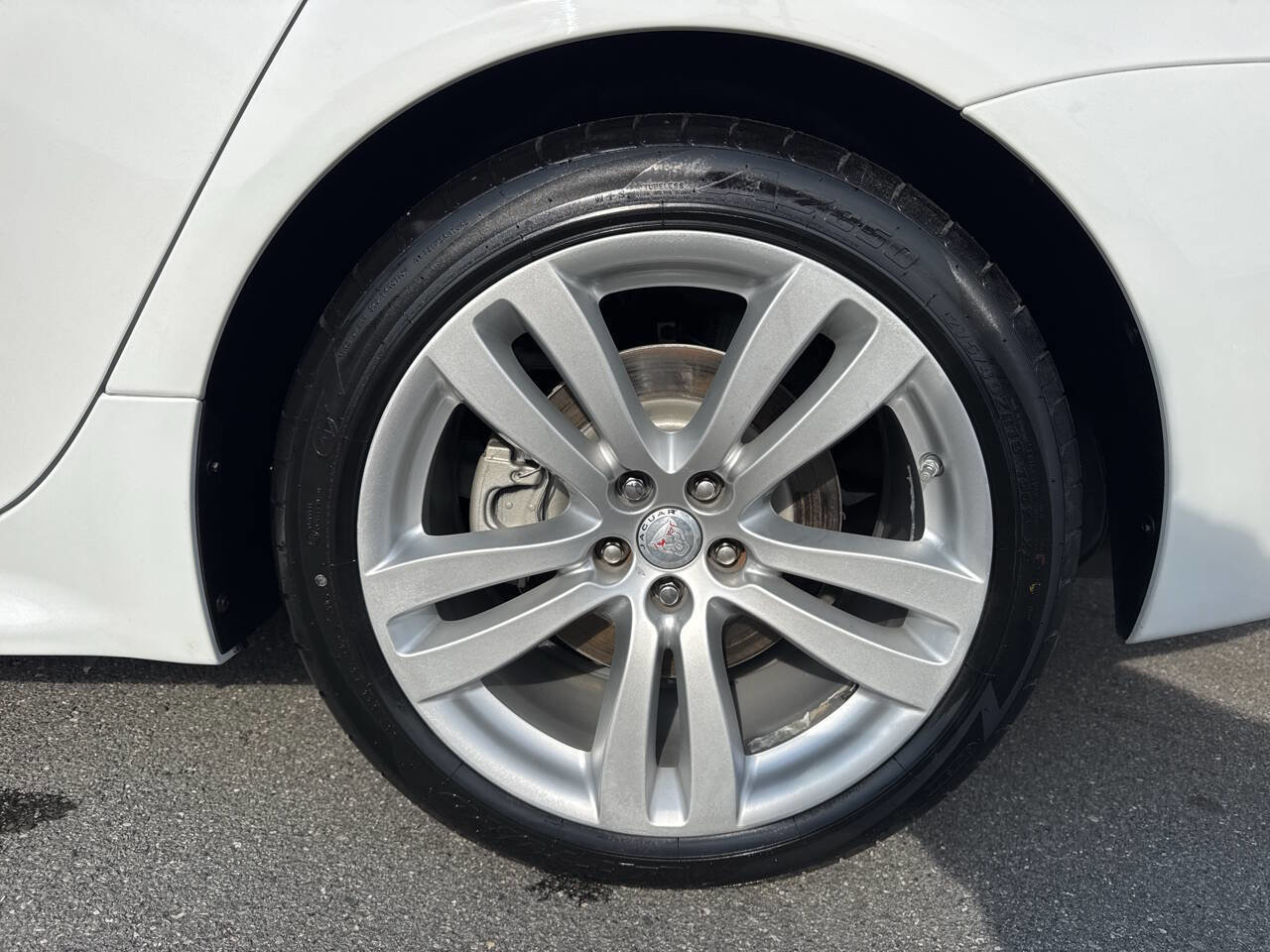 Used 2015 Jaguar XJ AWD image 32