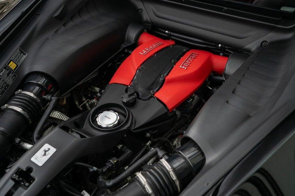 Used 2021 Ferrari F8 Tributo image 36