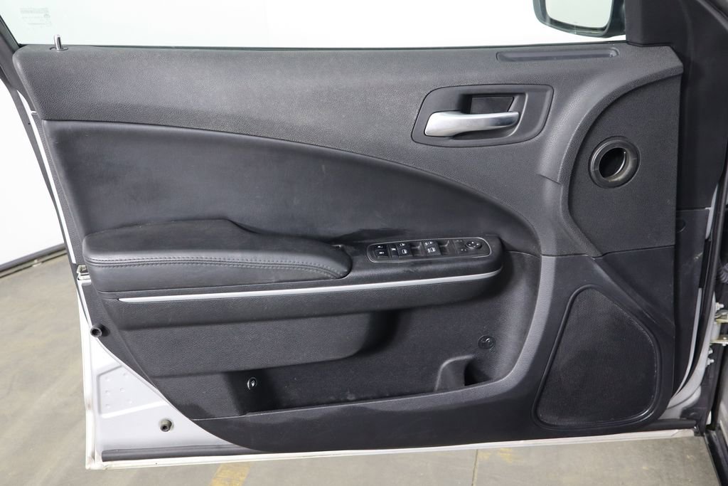 Used 2019 Dodge Charger Police RWD image 18