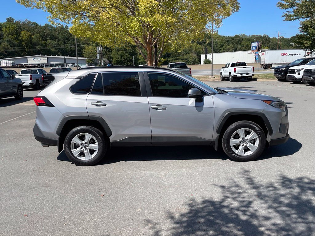Used 2021 Toyota RAV4 XLE AWD/4WD image 9