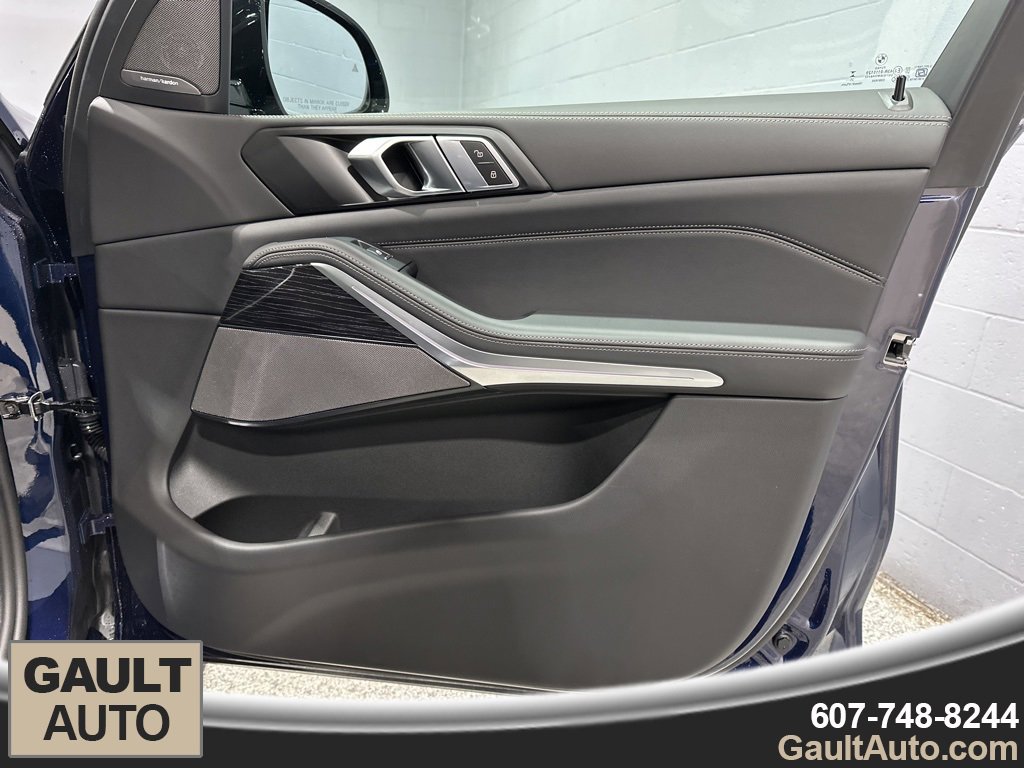 New 2026 BMW X5 xDrive40i w/ M Sport Package image 18