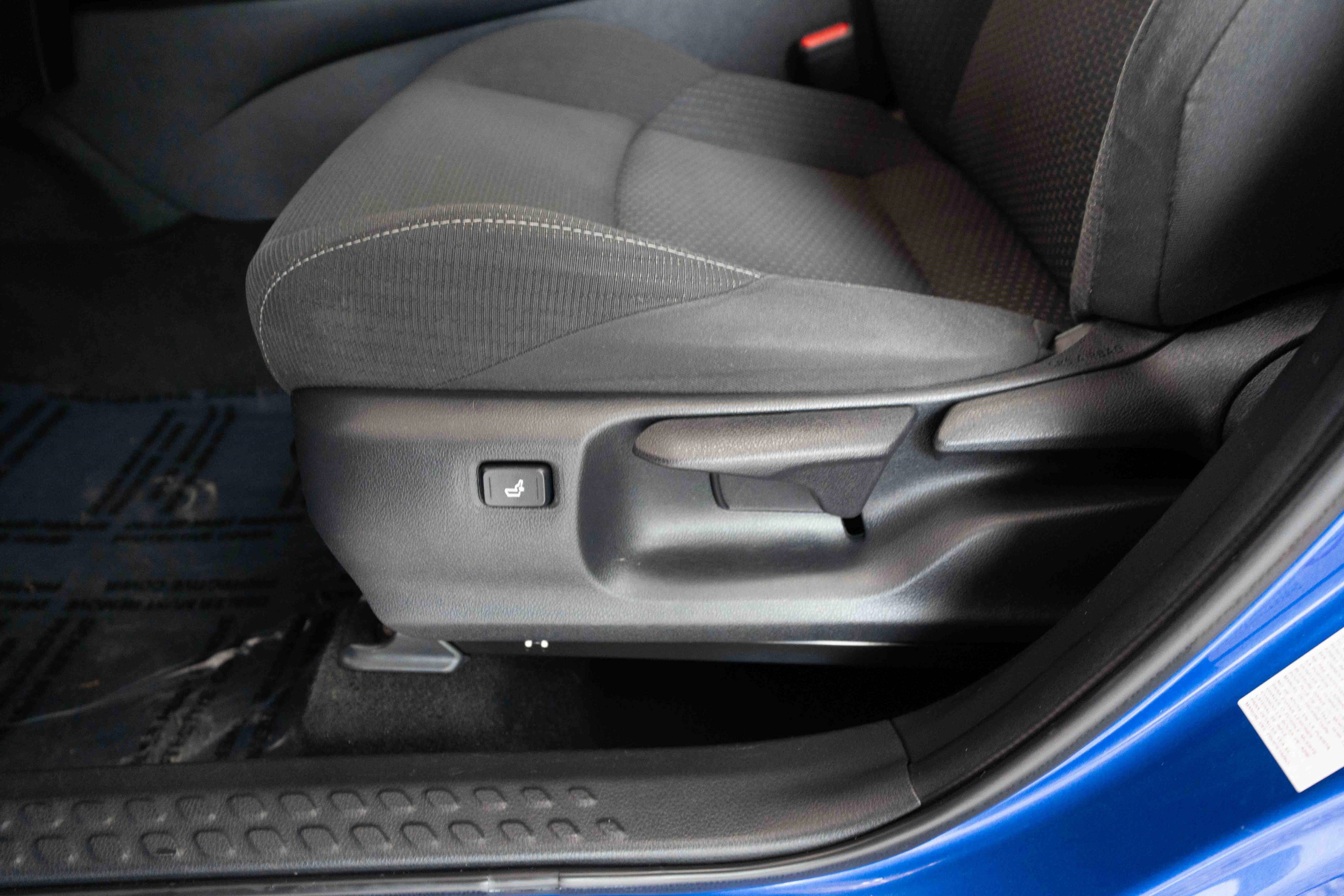 Used 2018 Toyota C-HR XLE FWD image 12