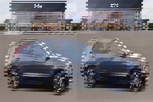 New 2025 Kia Niro EX Touring image 2