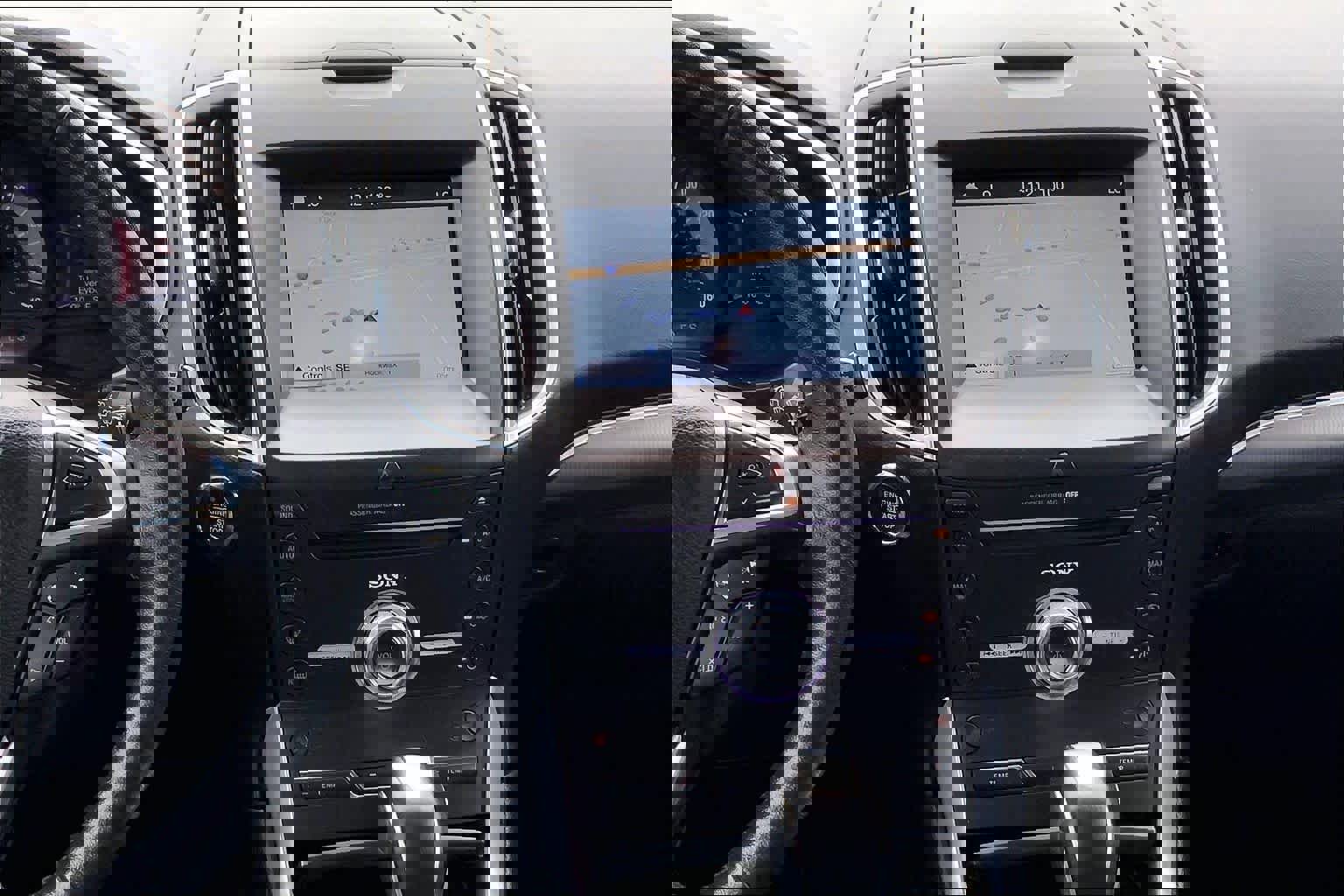 Used 2017 Ford Edge Titanium w/ Technology Package image 12