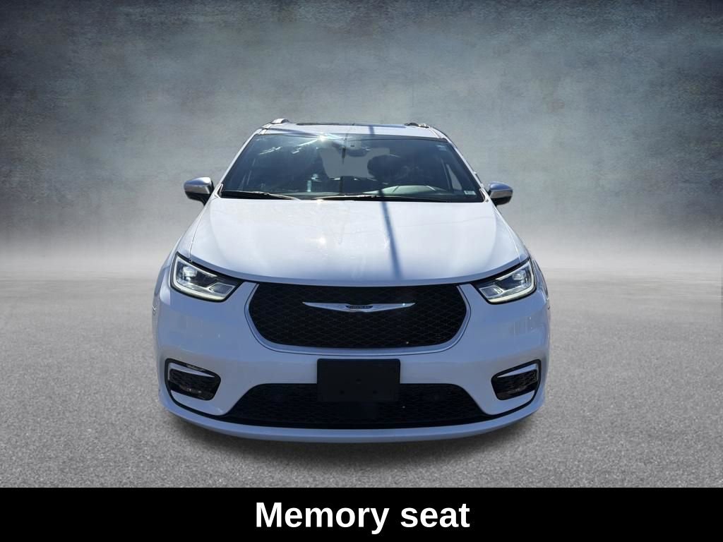 Used 2023 Chrysler Pacifica Pinnacle image 10