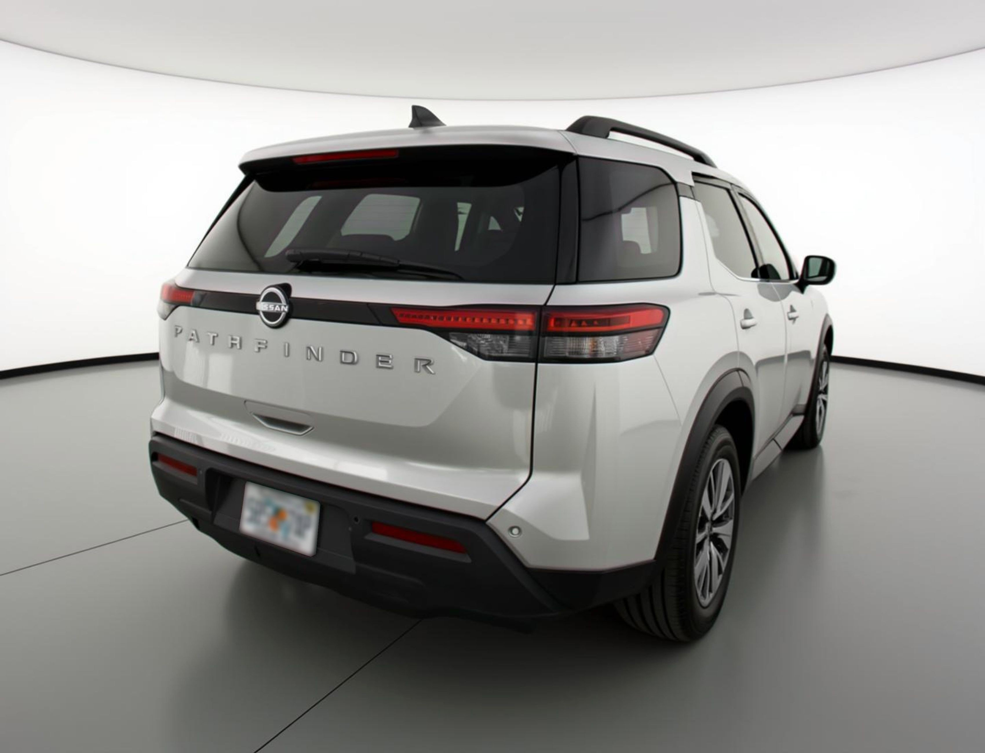 Used 2025 Nissan Pathfinder SV image 9