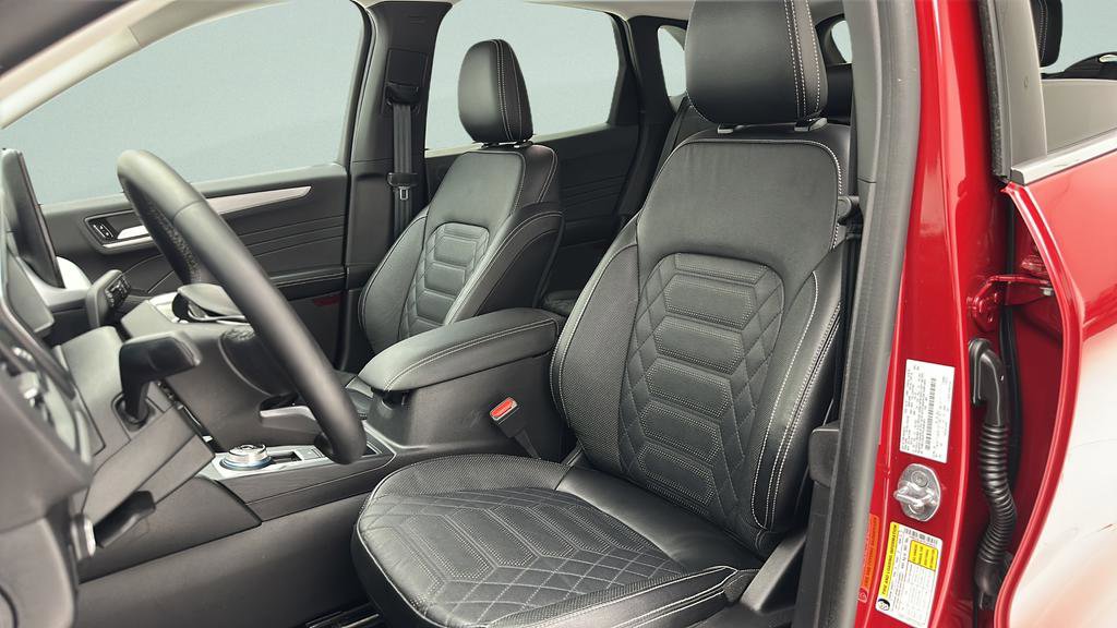 Used 2023 Ford Escape Platinum w/ Premium Technology Package AWD/4WD image 15