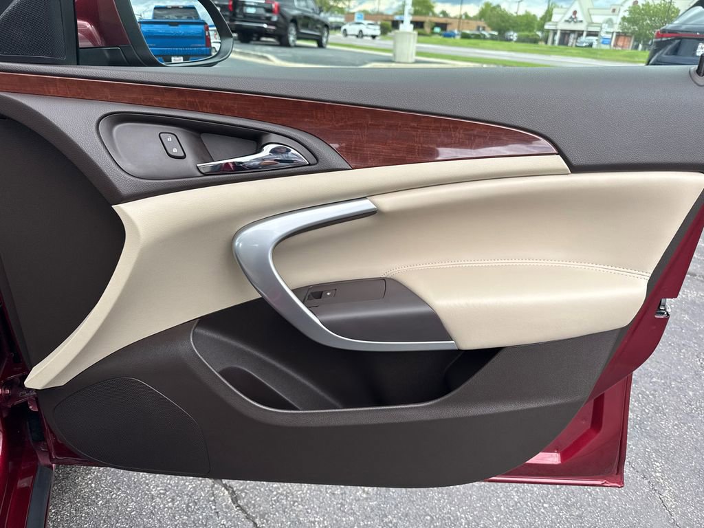 Used 2017 Buick Regal Sport Touring FWD image 36