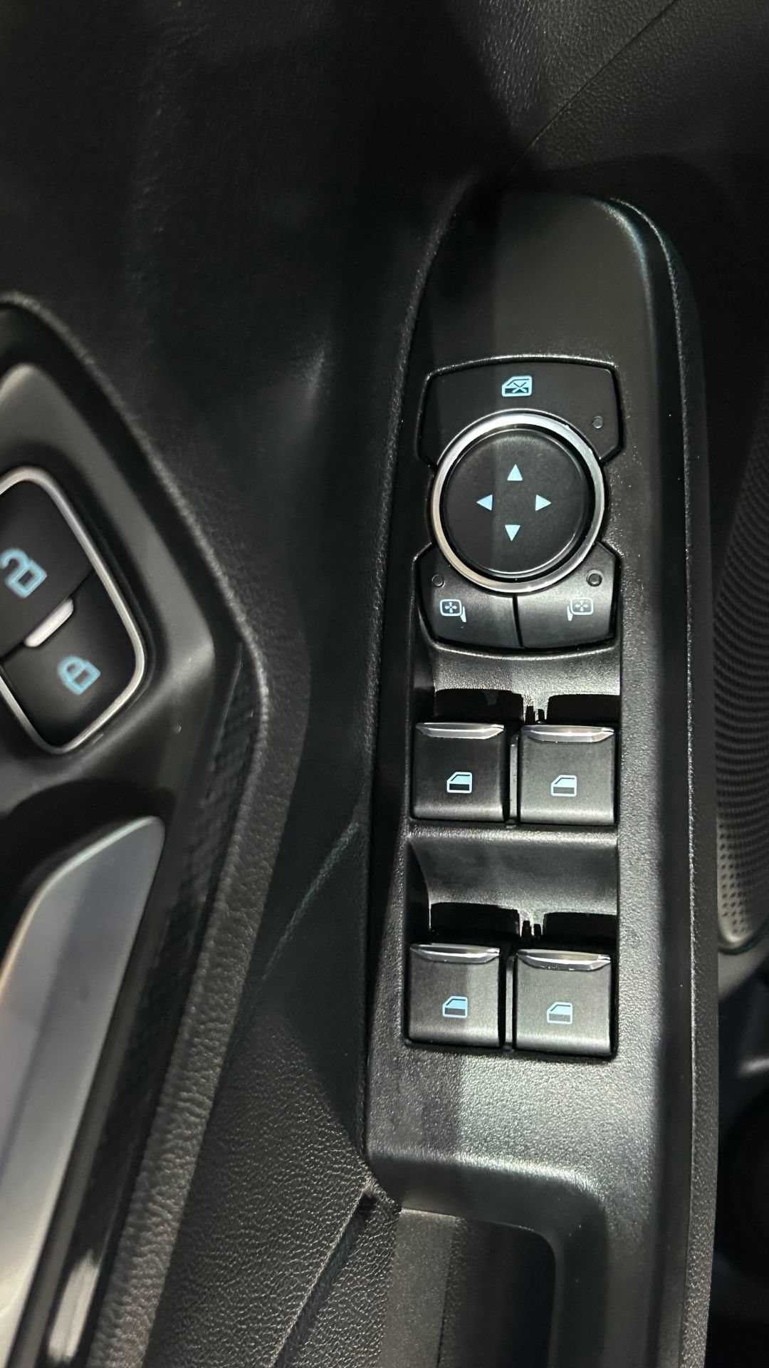 Used 2025 Ford Escape ST-Line AWD/4WD image 32