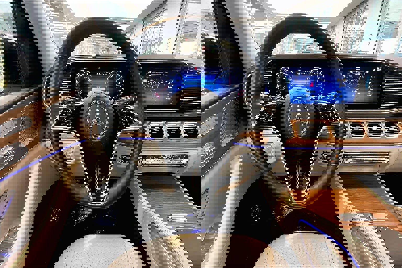 Used 2025 Mercedes-Benz GLE 450e 4MATIC image 6