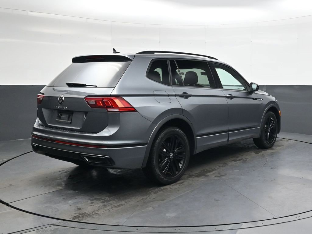 Used 2022 Volkswagen Tiguan SE R-Line image 4