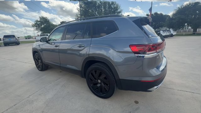 Used 2025 Volkswagen Atlas SE FWD image 6