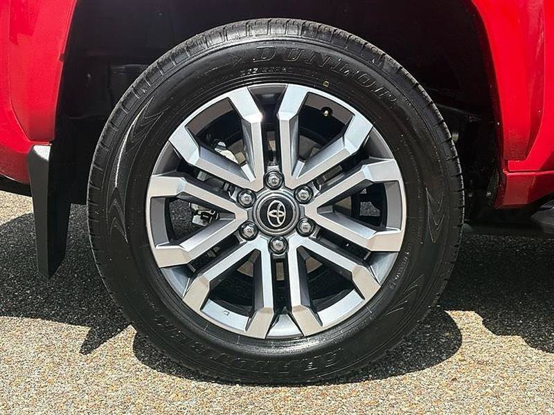 Used 2025 Toyota 4Runner Limited AWD/4WD image 57