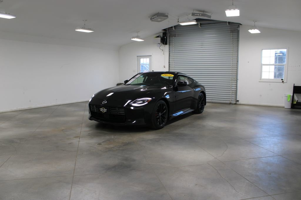 Used 2024 Nissan Z Performance w/ Floor Mat Package RWD image 4
