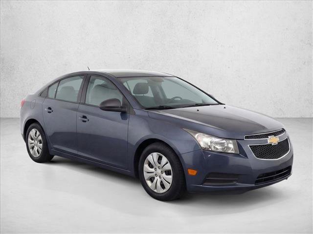 Used 2013 Chevrolet Cruze LS image 3