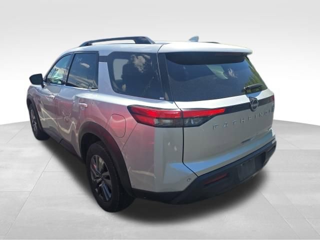 Used 2025 Nissan Pathfinder SV AWD/4WD image 3