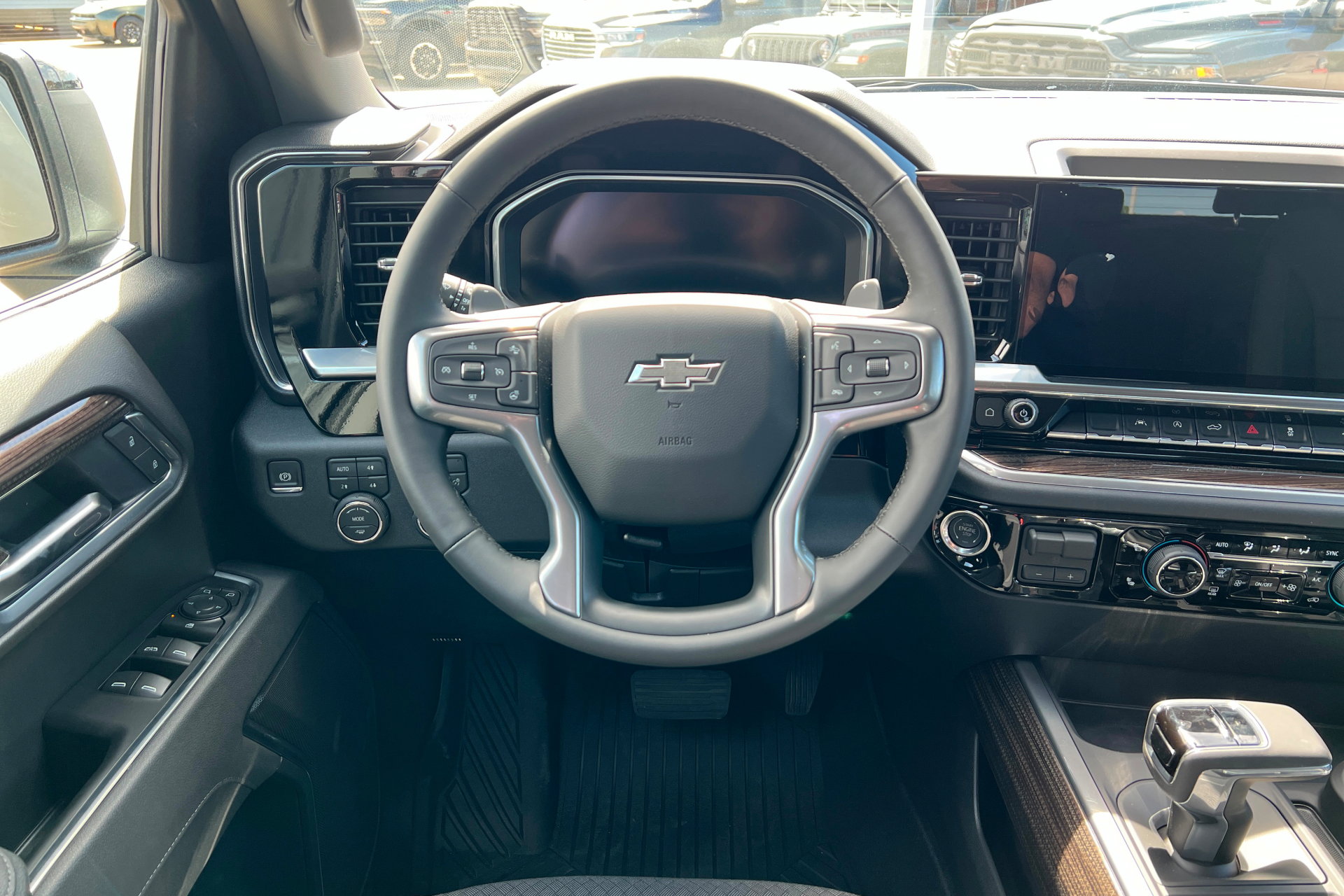 New 2026 Chevrolet Silverado 1500 RST w/ Z71 Off-Road Package AWD/4WD image 13