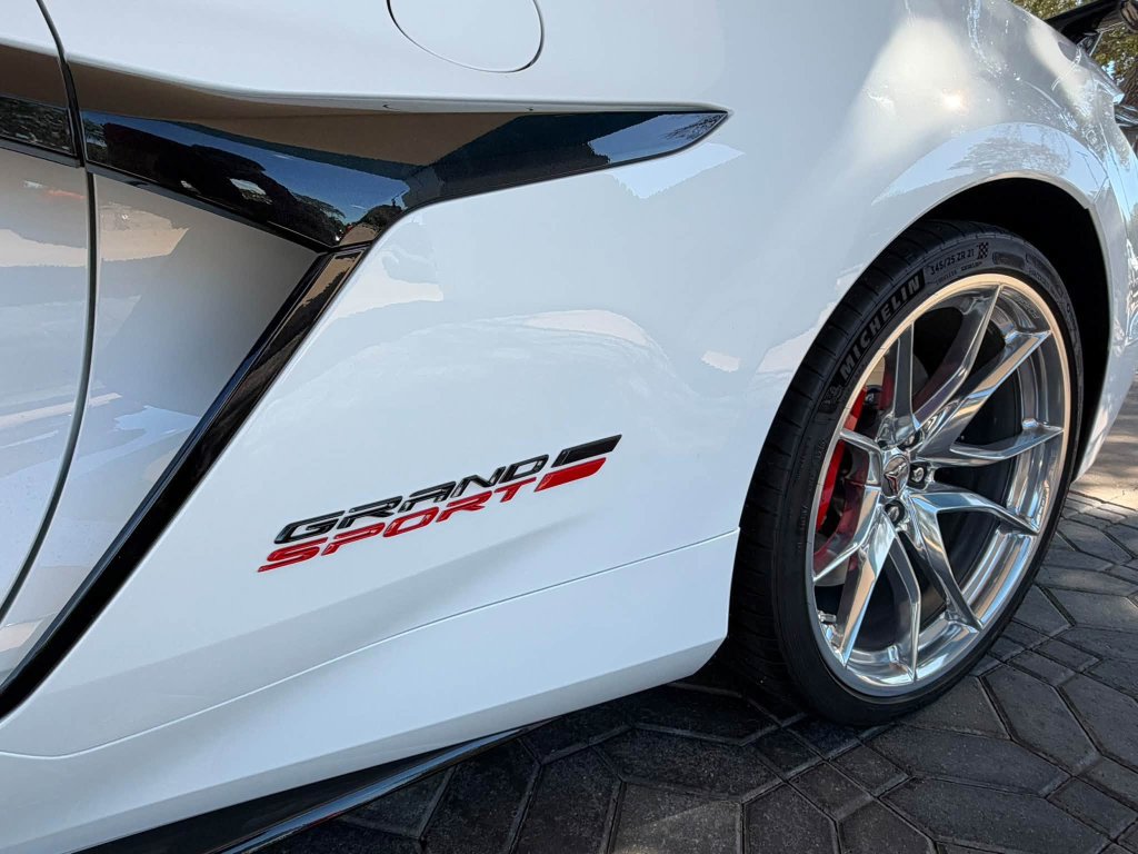 New 2027 Chevrolet Corvette Grand Sport w/ Z52 Sport Performance Package RWD image 2