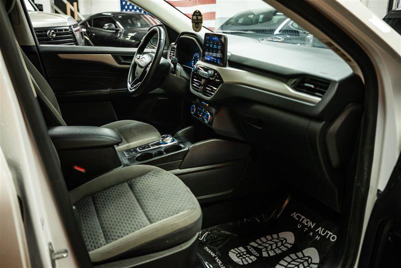 Used 2022 Ford Escape SE w/ SE Sport Appearance Package image 14