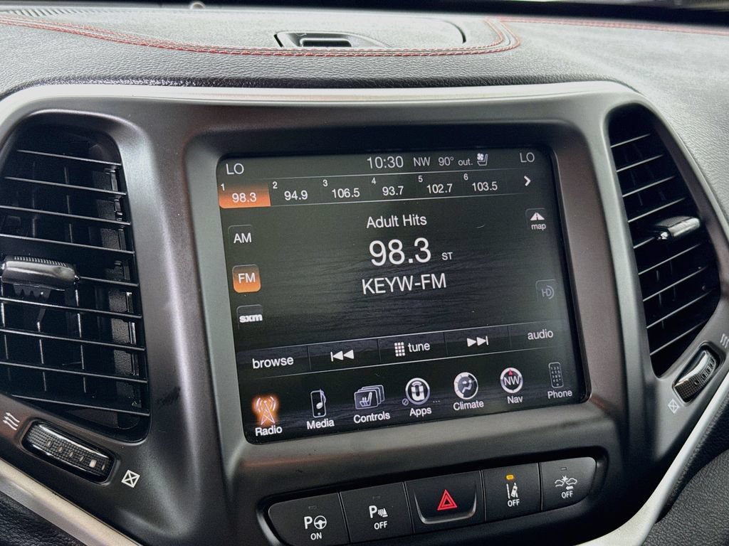 Used 2015 Jeep Cherokee Trailhawk w/ Comfort/Convenience Group AWD/4WD image 18