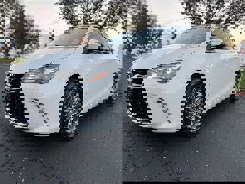 Used 2017 Toyota Camry SE image 7