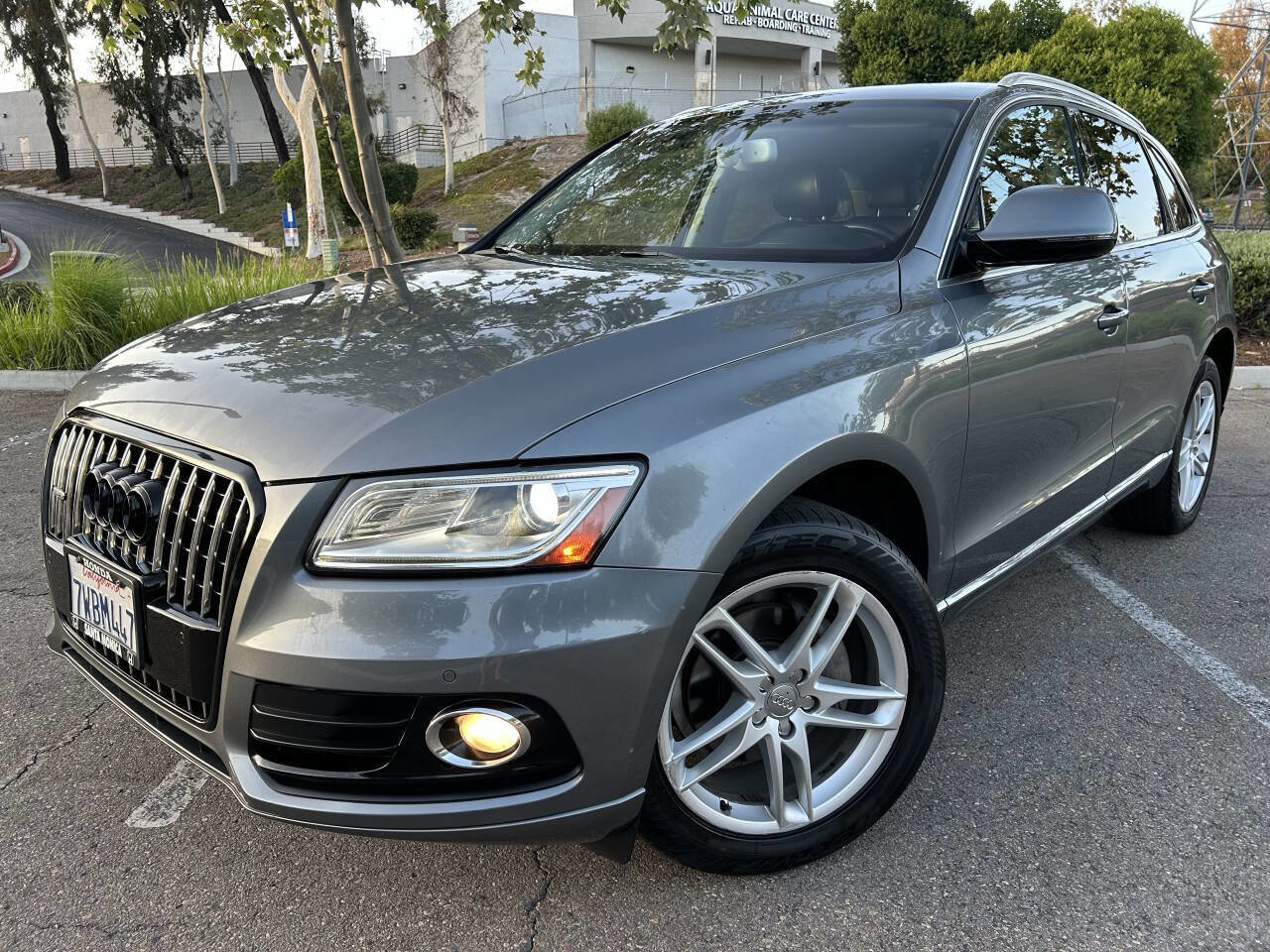 Used 2017 Audi Q5 2.0T Premium Plus w/ Technology Package image 1