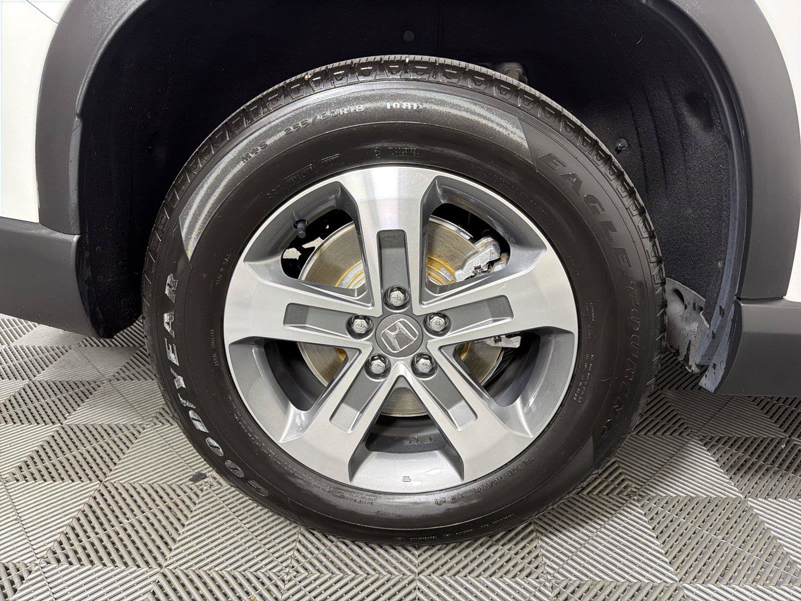 Used 2025 Honda Pilot EX-L image 15