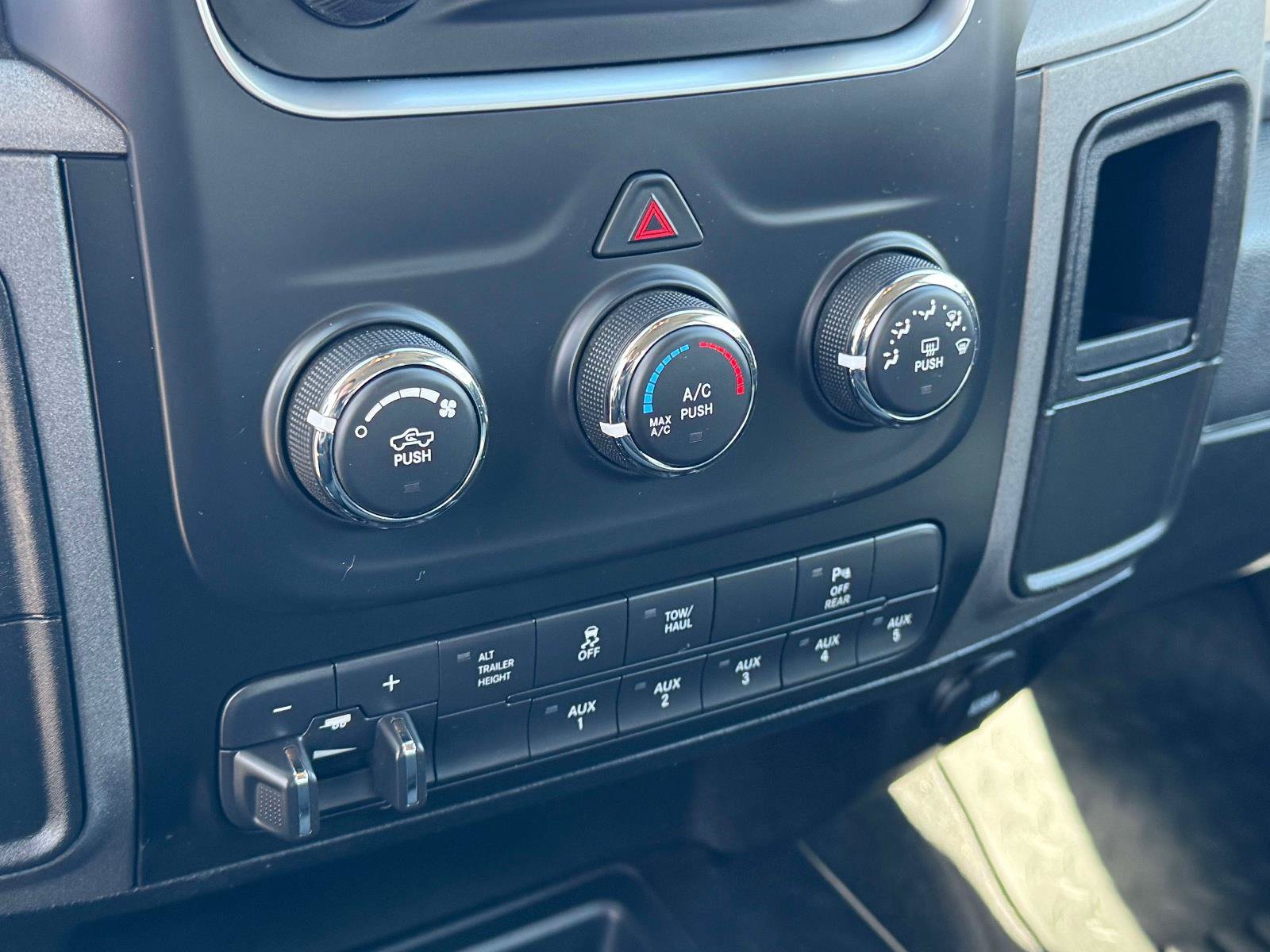 Used 2018 RAM 2500 Tradesman w/ Chrome Appearance Group AWD/4WD image 25