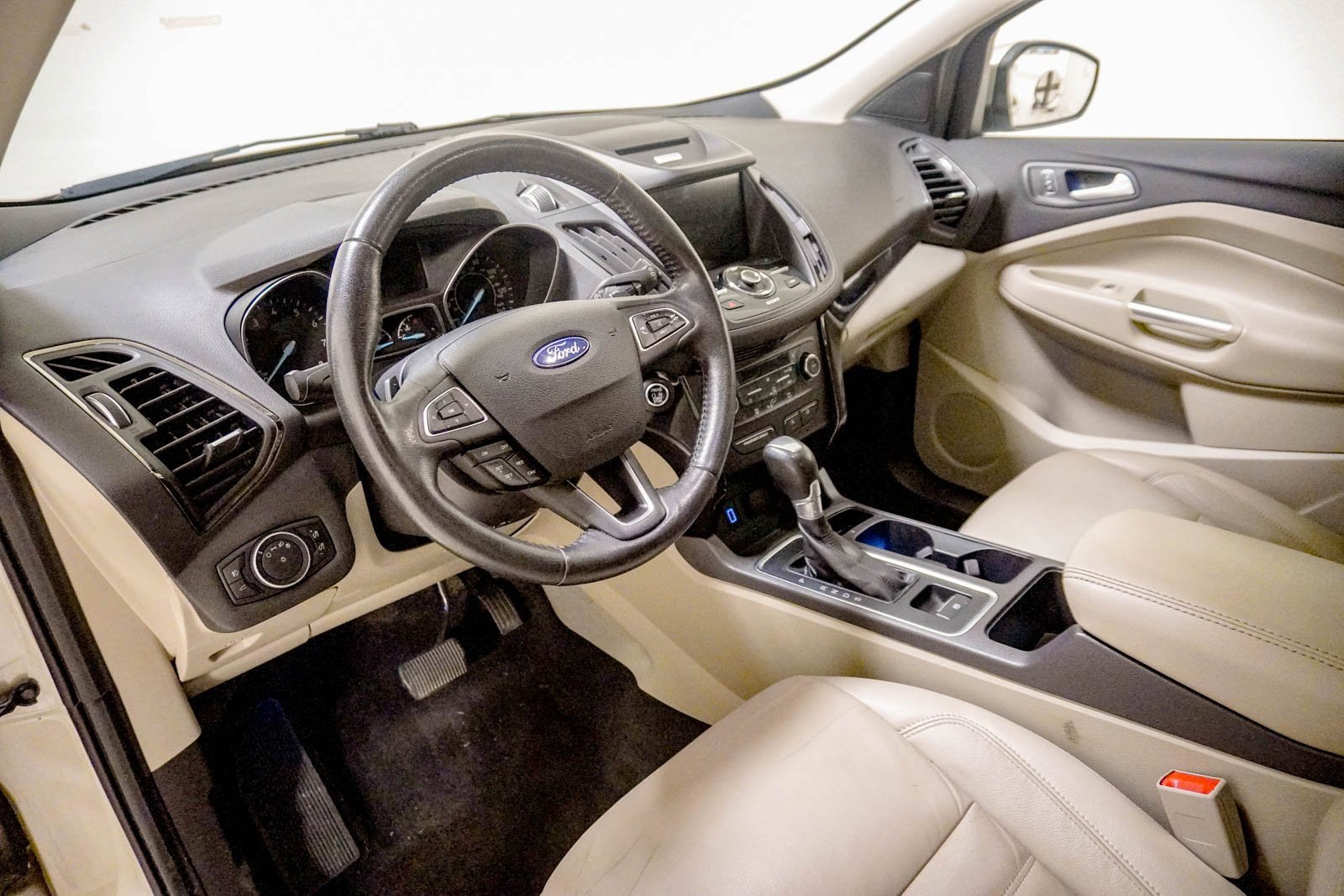 Used 2017 Ford Escape Titanium image 21