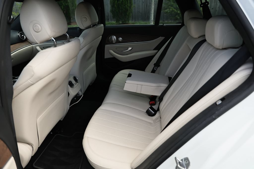 Used 2017 Mercedes-Benz E 400 4MATIC Wagon image 25