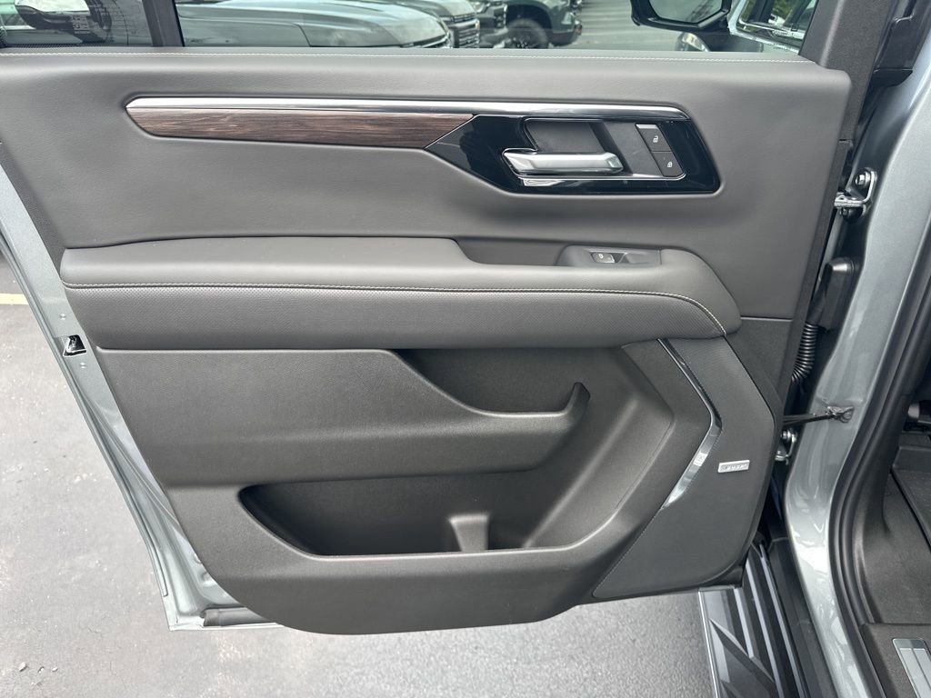 New 2026 Chevrolet Suburban Premier w/ Sun And Tow Package image 36