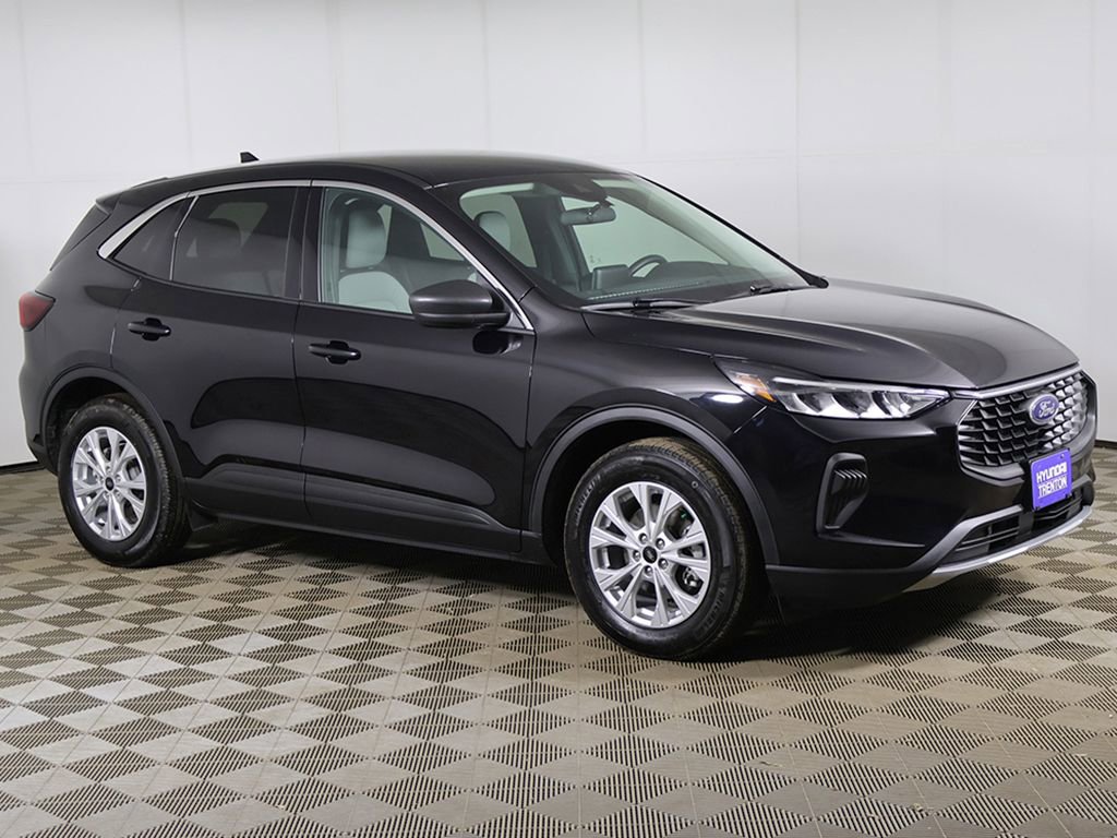 Used 2024 Ford Escape Active image 2