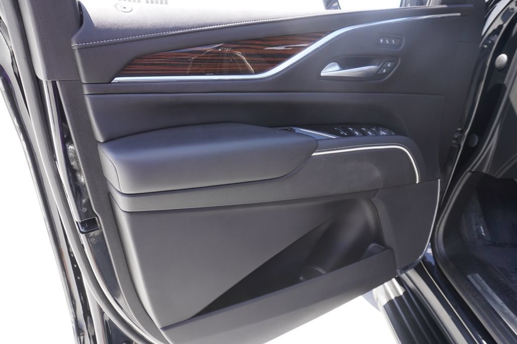 Certified 2023 Cadillac Escalade Premium Luxury w/ LPO, Radiant Package AWD/4WD image 16