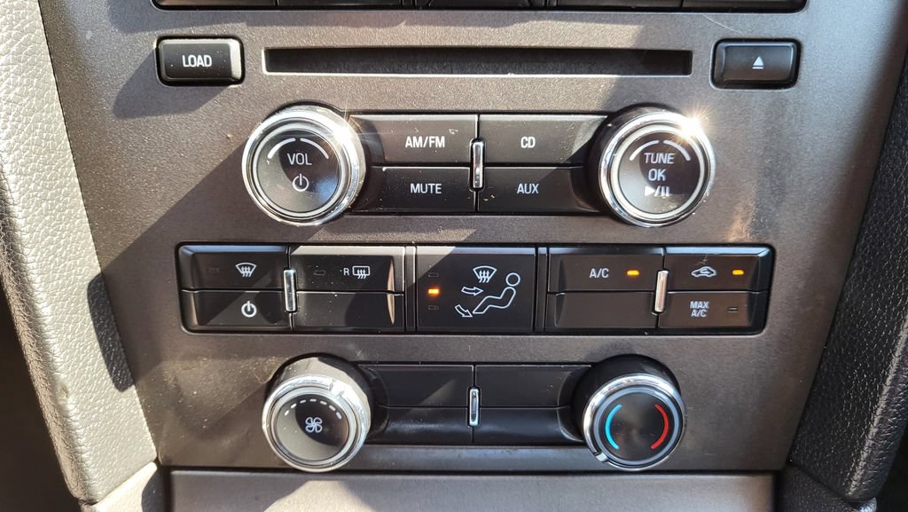 Used 2014 Ford Mustang Convertible RWD image 30