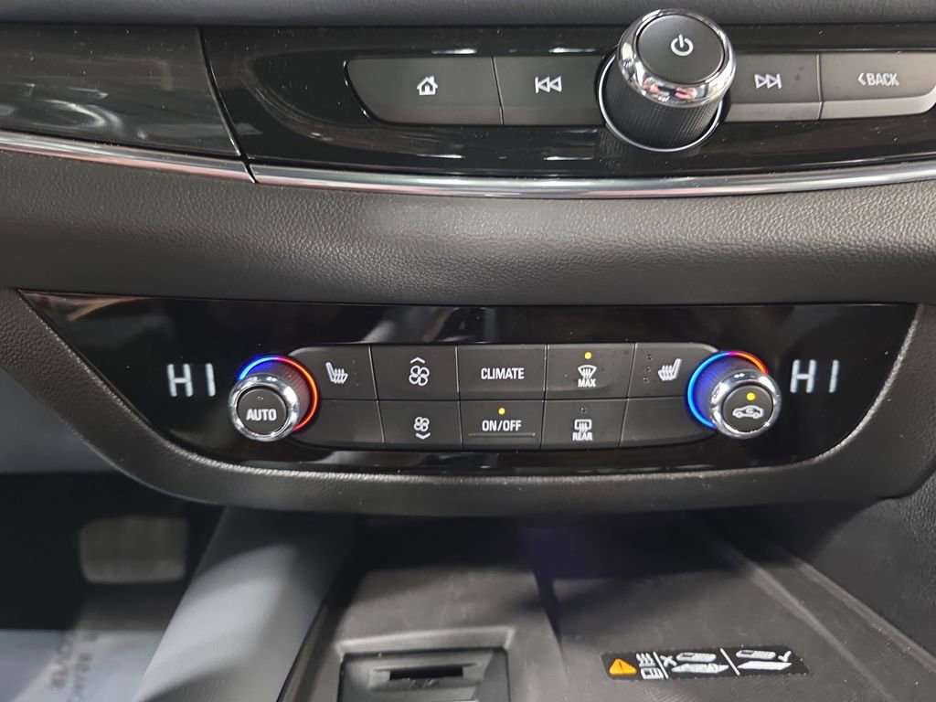 Used 2024 Buick Enclave Essence w/ Technology Package image 23