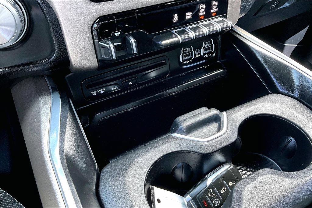Used 2019 RAM 1500 Laramie w/ Sport Appearance Package AWD/4WD image 17