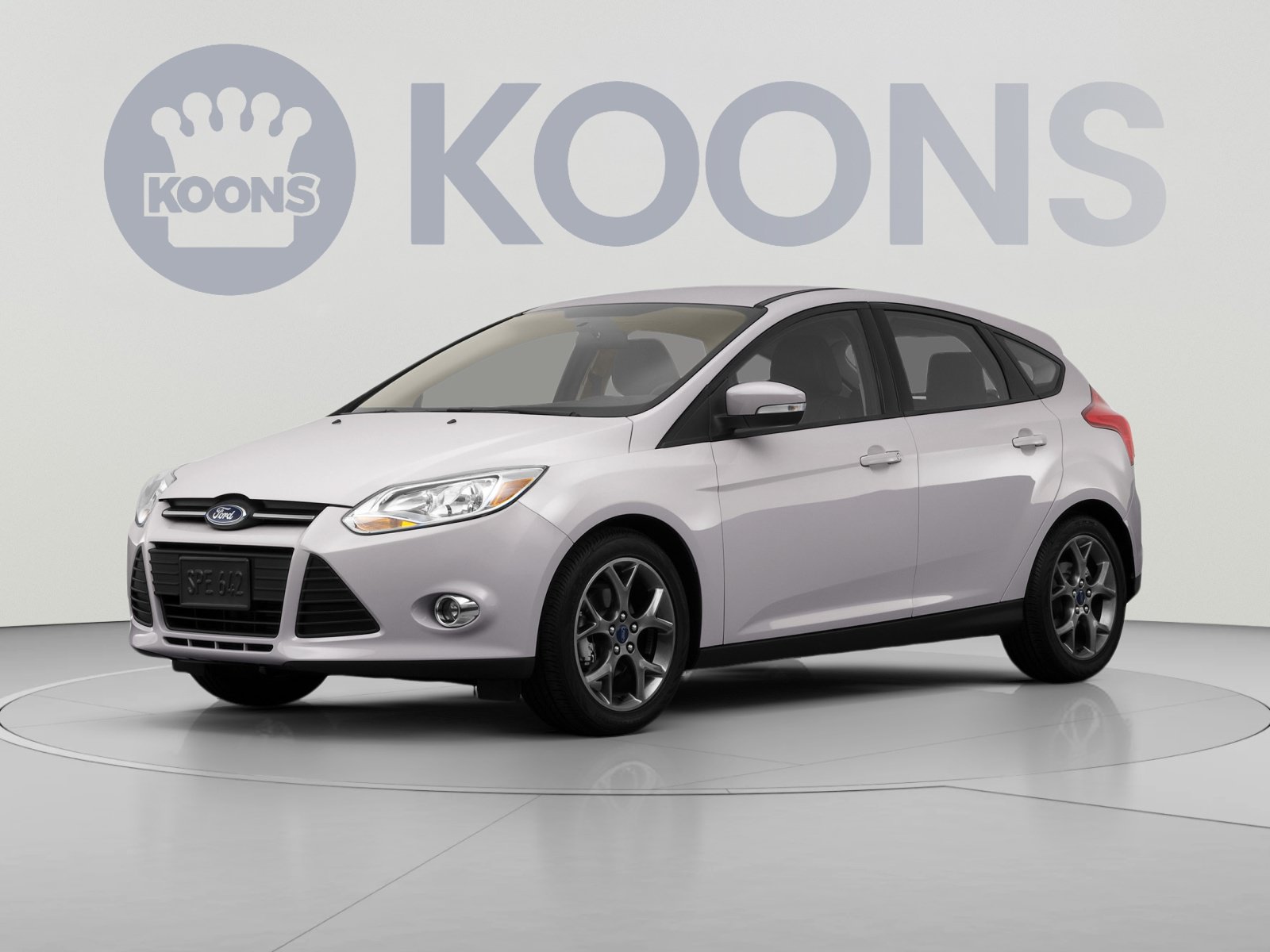Used 2013 Ford Focus SE FWD image 1