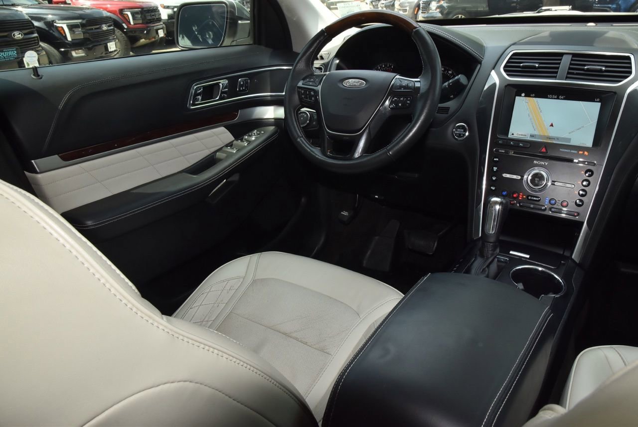 Used 2017 Ford Explorer Platinum AWD/4WD image 14