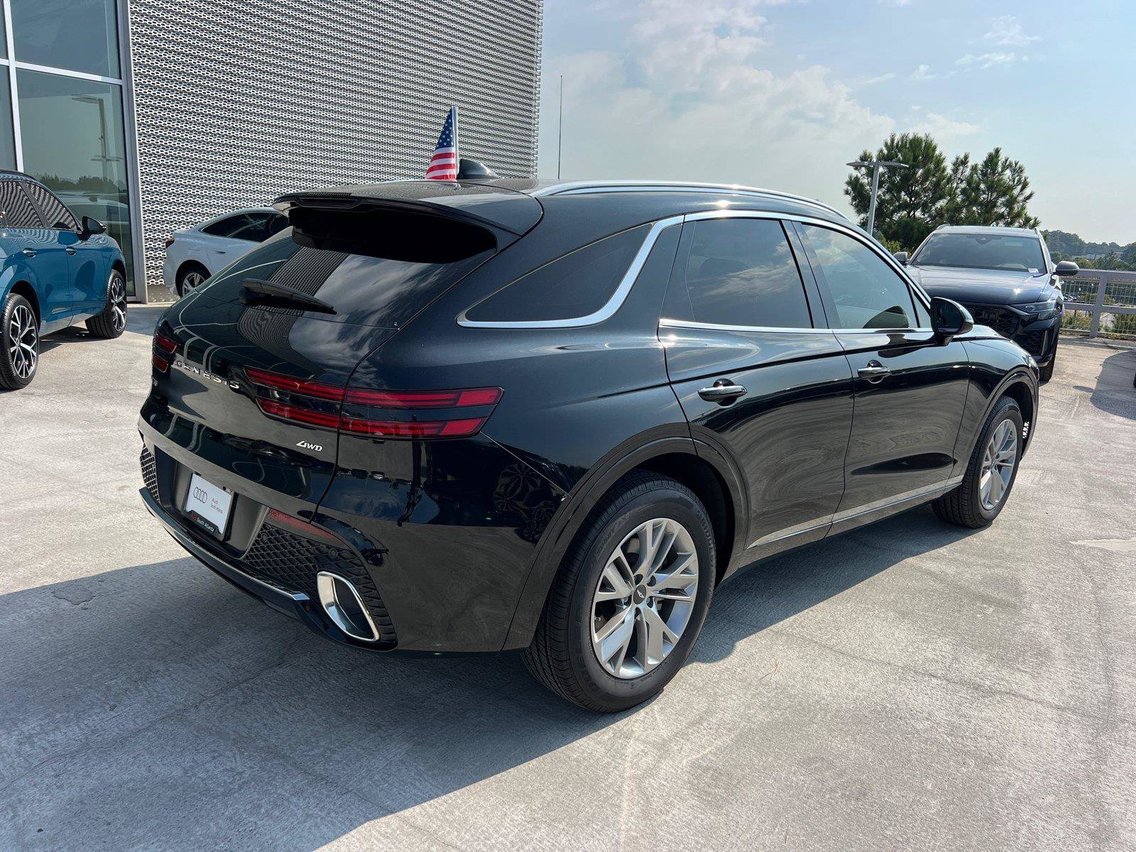 Used 2023 Genesis GV70 2.5T AWD/4WD image 5