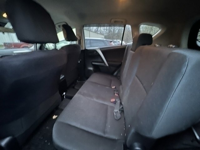 Used 2018 Toyota RAV4 LE image 7
