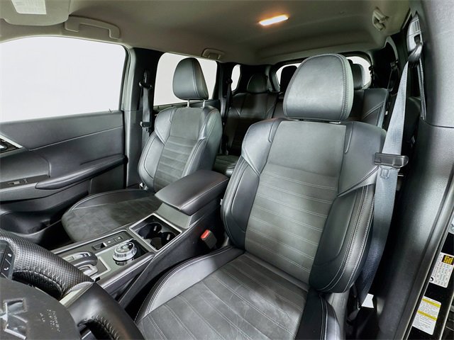 Used 2024 Mitsubishi Outlander SE image 11