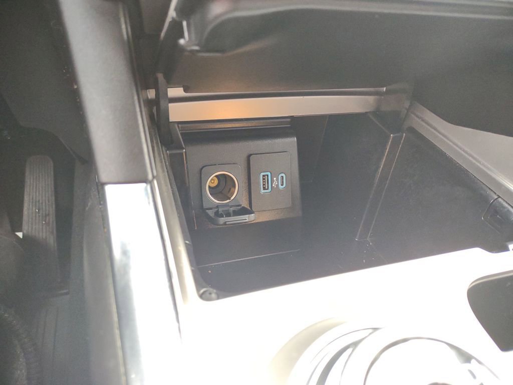 Used 2021 Ford Explorer XLT w/ Equipment Group 202A image 36